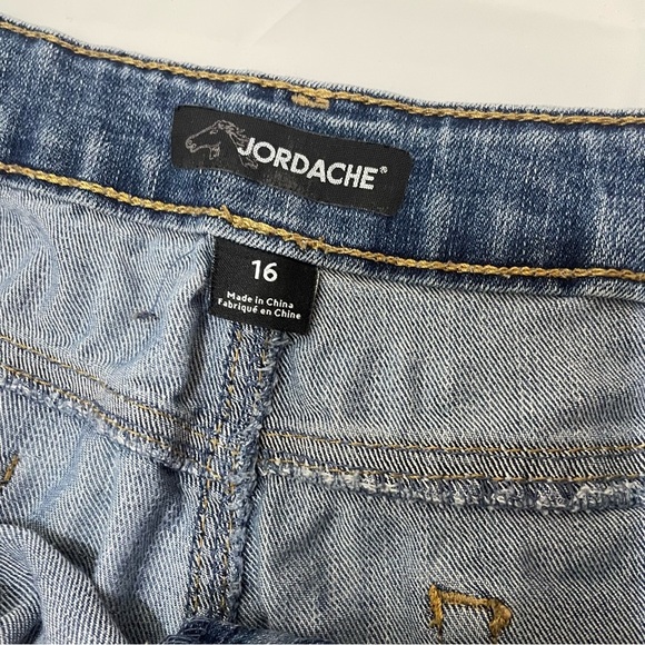 ๐ Jordache Dark Denim Jean Shorts โ Womenโs Size 16 ๐ - Picture 2 of 4